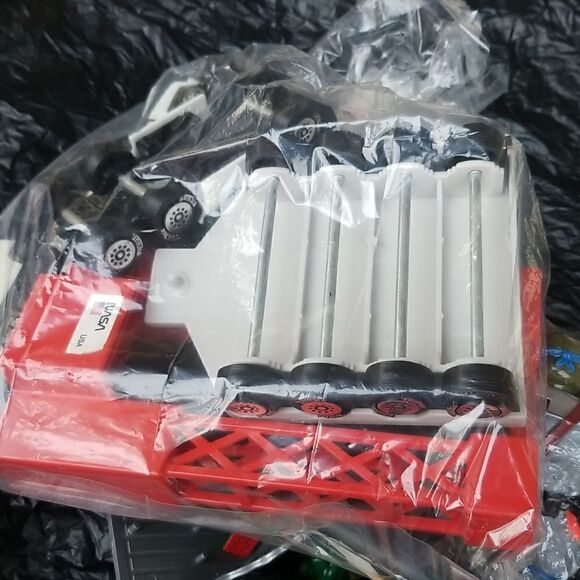 Mystery Box Bundle! Little toys - Picture 4 of 11